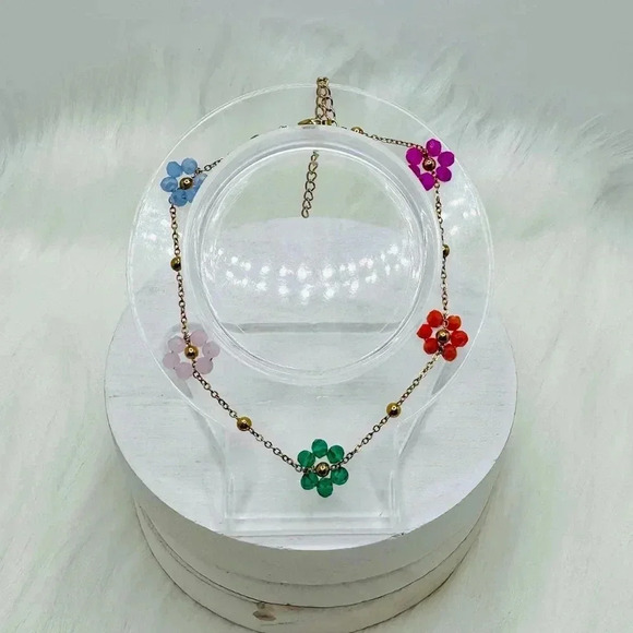 Spring Theme Flower Beaded Necklace & Bracelet Duo - Picture 6 of 7